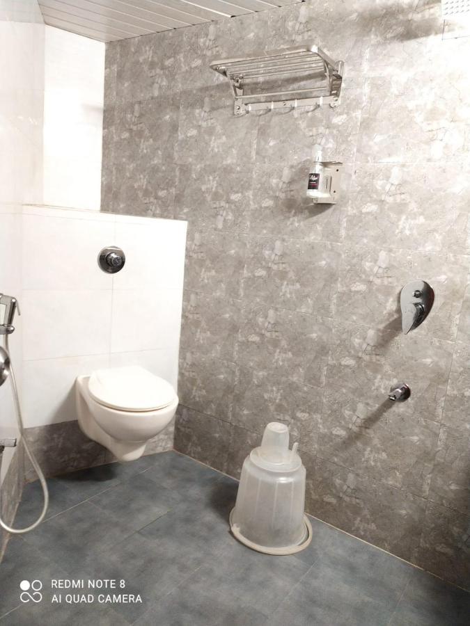 U Life Hotel 孟买 外观 照片