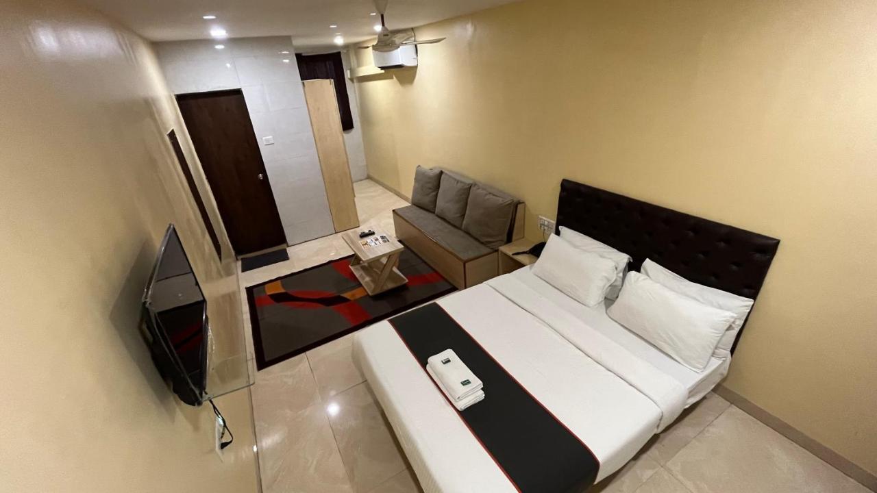 U Life Hotel 孟买 外观 照片